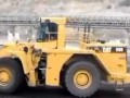 卡特大型裝載機(jī)： 一鏟10立方，貨車前四后八只需兩鏟！ (281播放)