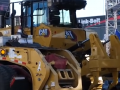 裝載移動新一代推土機 (394播放)