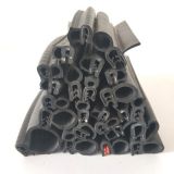 廠家 橡膠U型包邊耐高溫機箱機柜門窗自粘發(fā)泡密封條異形防撞隔音