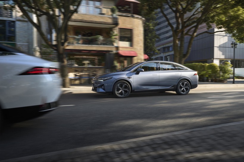 小鵬汽車官宣三大調(diào)整：新增5款車型、標(biāo)配智能輔助軟件、變更充電服務(wù)權(quán)益