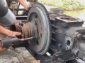 小型挖掘機(jī)發(fā)動(dòng)機(jī)翻新過程，修復(fù)手藝高超，修好又能用幾年了 (267播放)